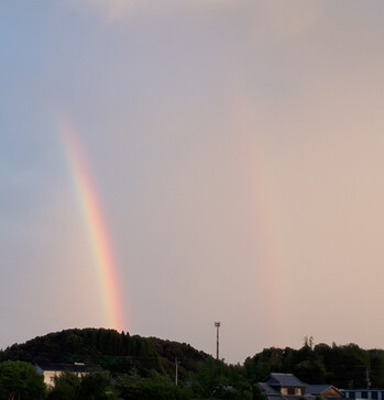 虹が虹が空にかかって.jpg